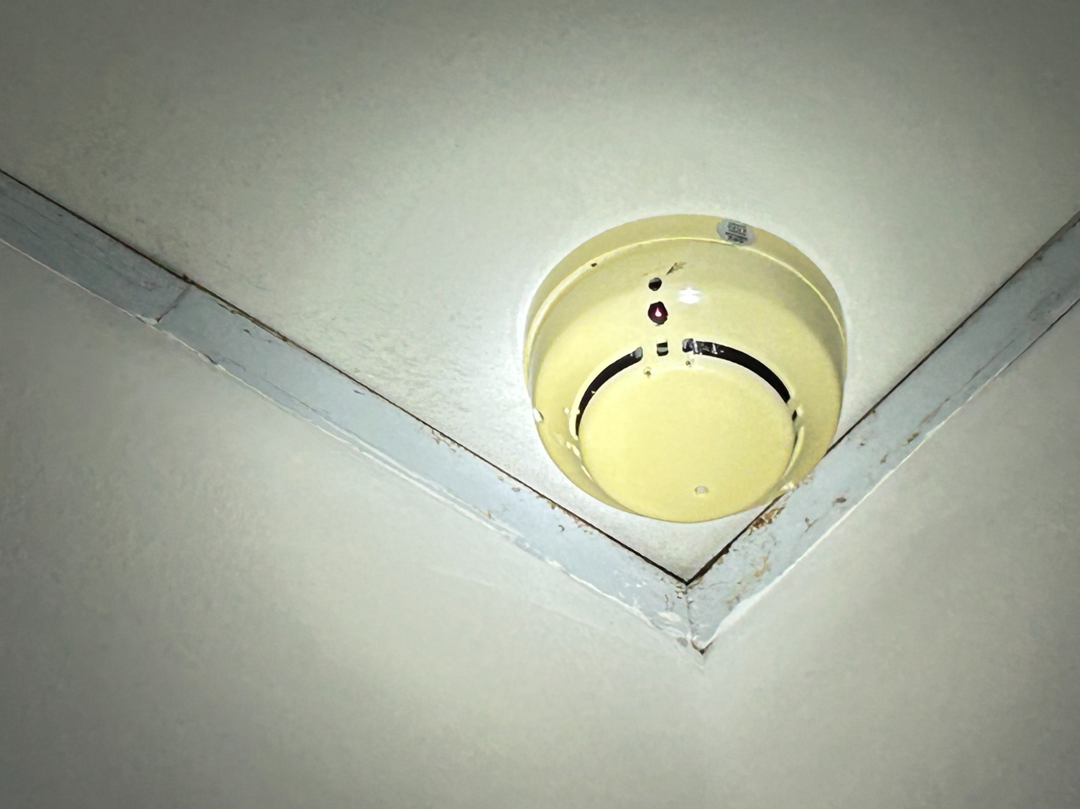 怎么检查窃听设备？别急着买探测器！手把手教你3步自查(图4)