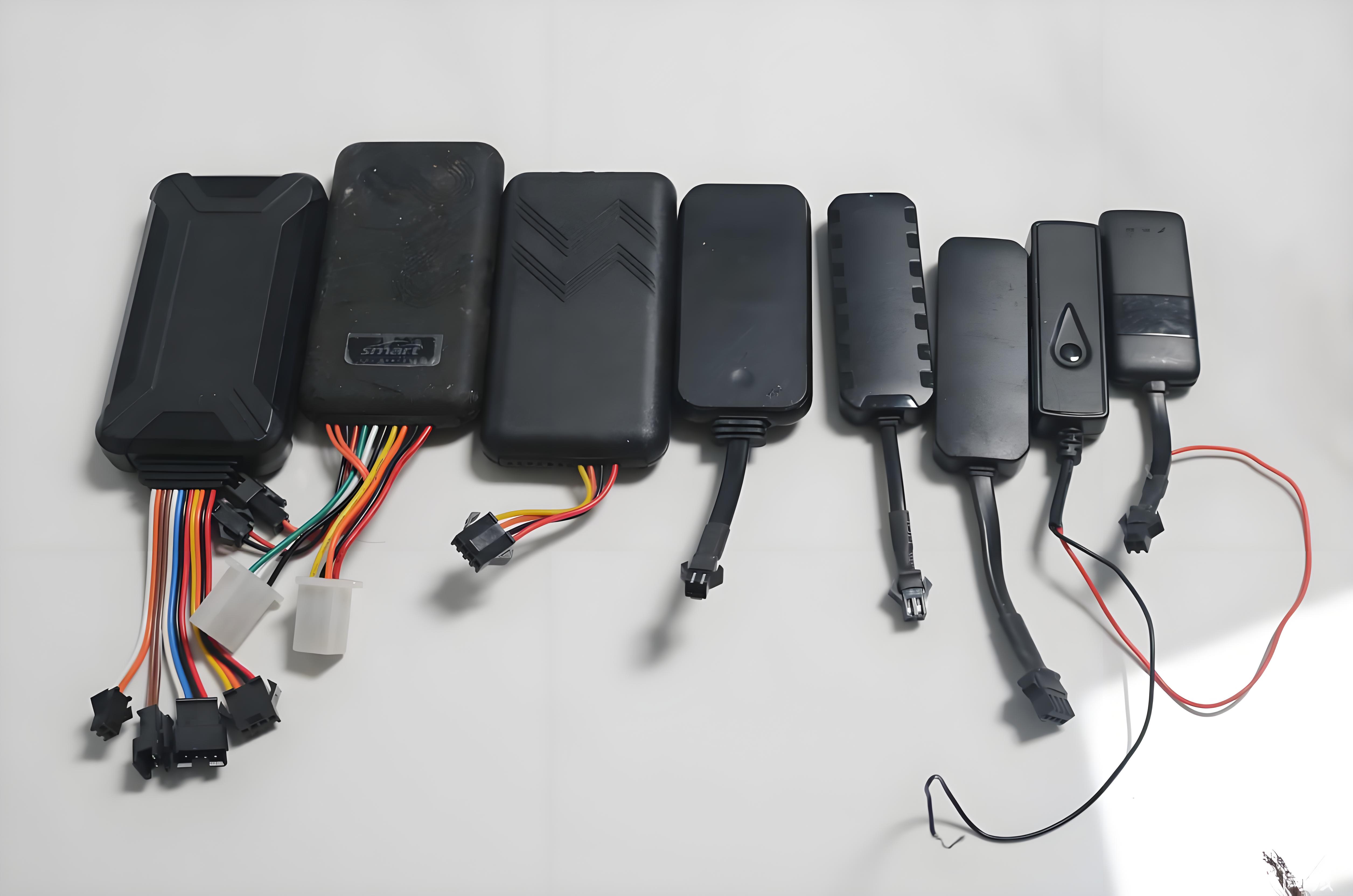 怀疑车上有定位器怎么查 怀疑车上有定位器怎么查?老兵教你4招,把车里藏的GPS揪出来!(图2)