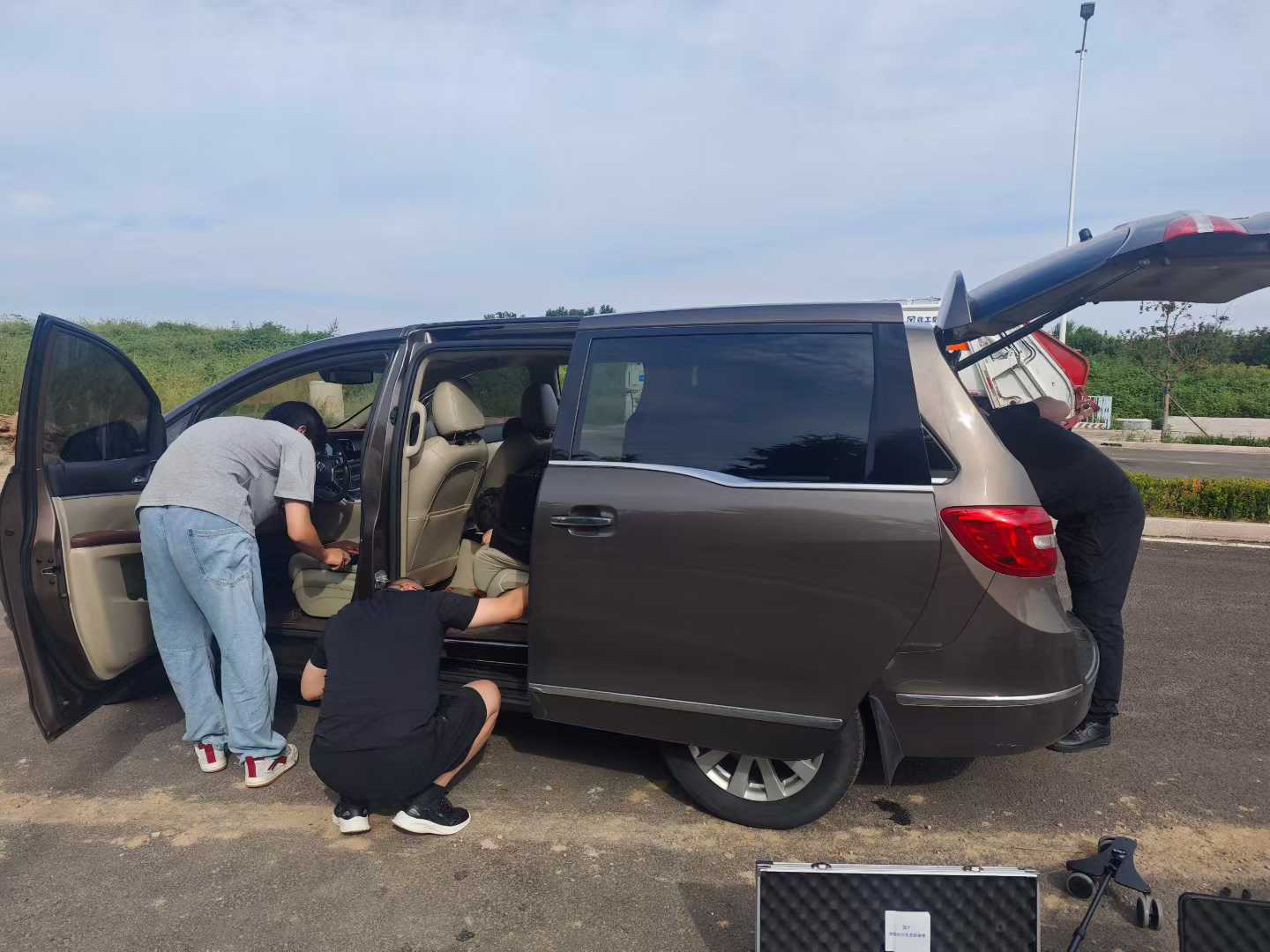 车上被装定位器怎么查?说说我们干这行的实话 车上被装定位器怎么查?说说我们干这行的实话(图5)